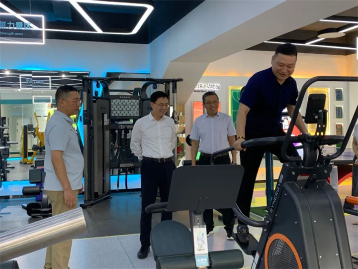 濟南市體育局局長董懷敏一行蒞臨米兰·(milan)中国官方网站體育參觀指導